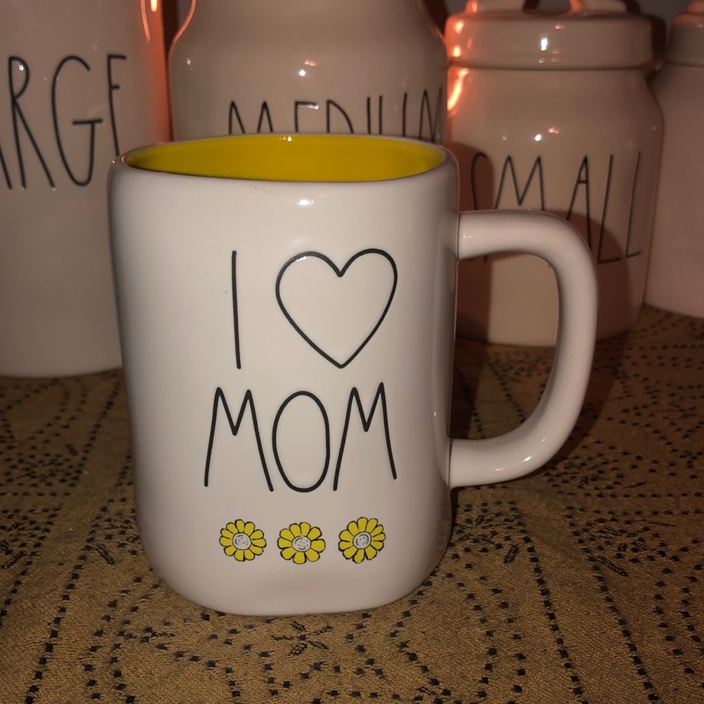Rae Dunn I ❤️ MOM Mug with Yellow Flowers